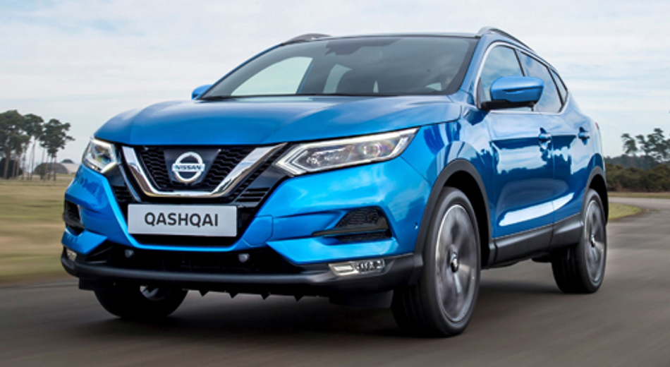 Blue Qashqai driving fast