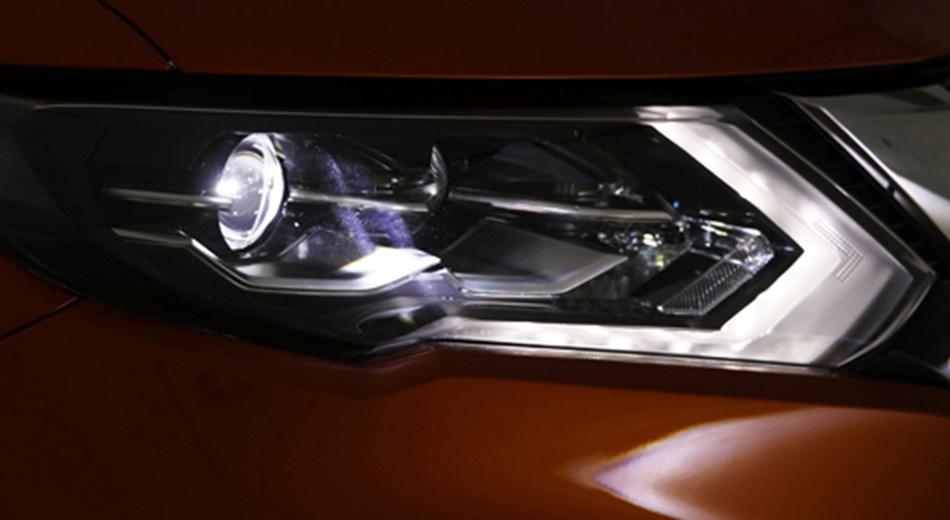 DISTINCTIVE LED HEAD LAMPS-Vehicle Feature Image